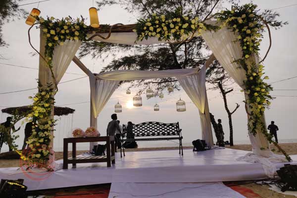 vine & rugs beach wedding decor 